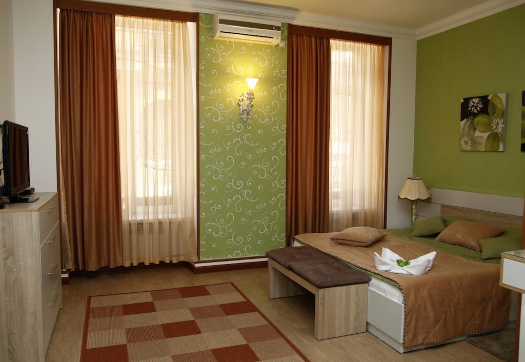 Azoyan Guest House Yerevan Room photo